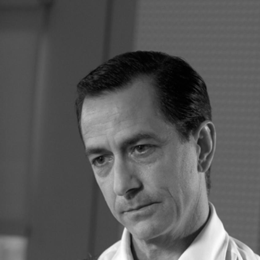 David Strathairn